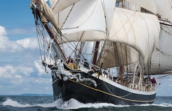 Sortie voile sur grand voilier traditionnel au départ de Sète