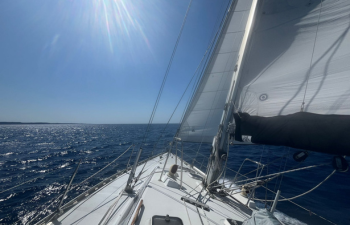 Stage de voile Marseille : cap sur les Calanques et les Îles du Frioul